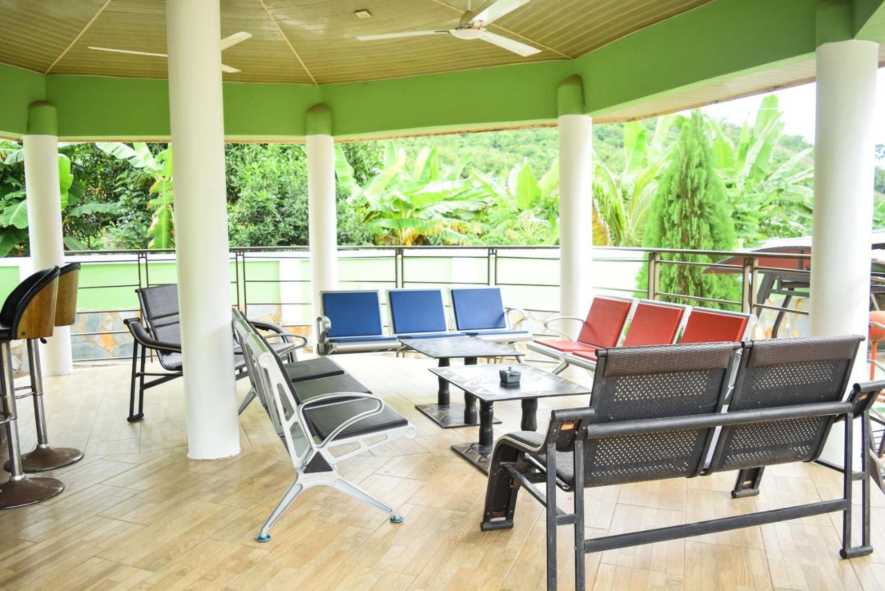 3A's Guest House Akosombo Extérieur photo