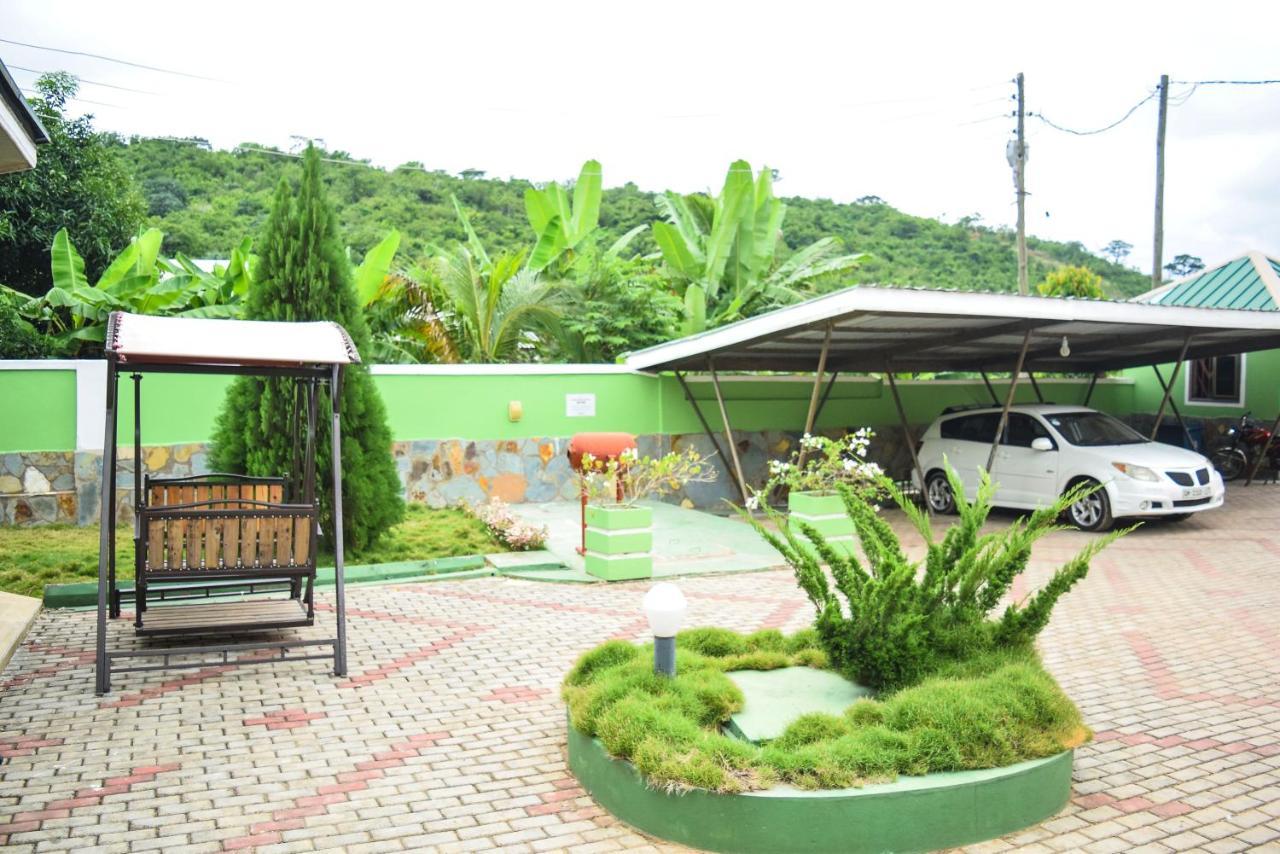 3A's Guest House Akosombo Extérieur photo