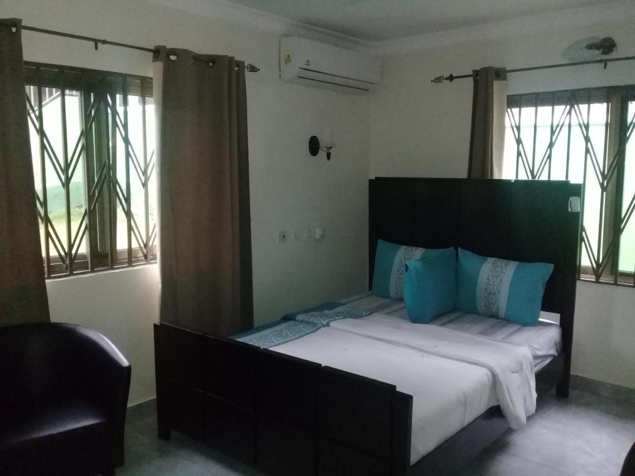 3A's Guest House Akosombo Extérieur photo