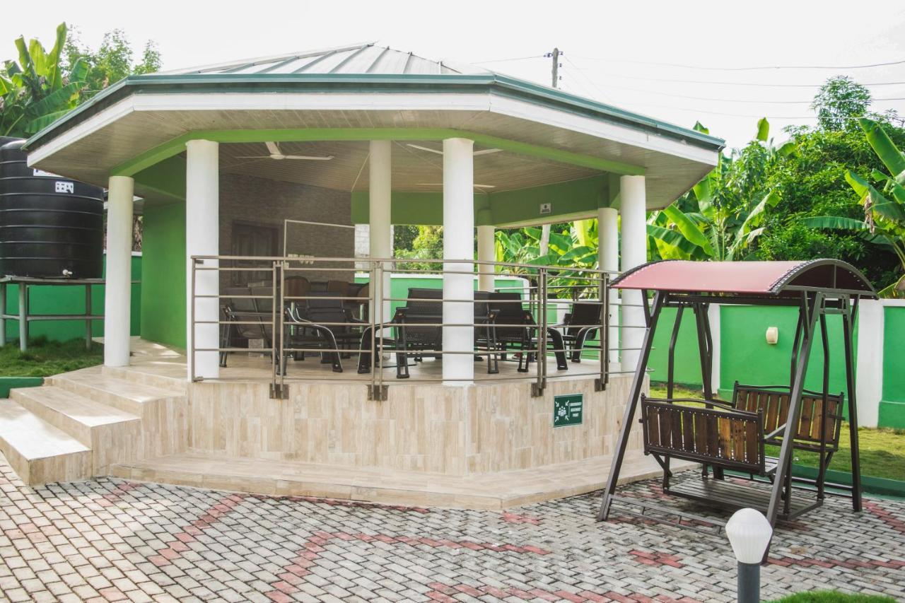 3A's Guest House Akosombo Extérieur photo
