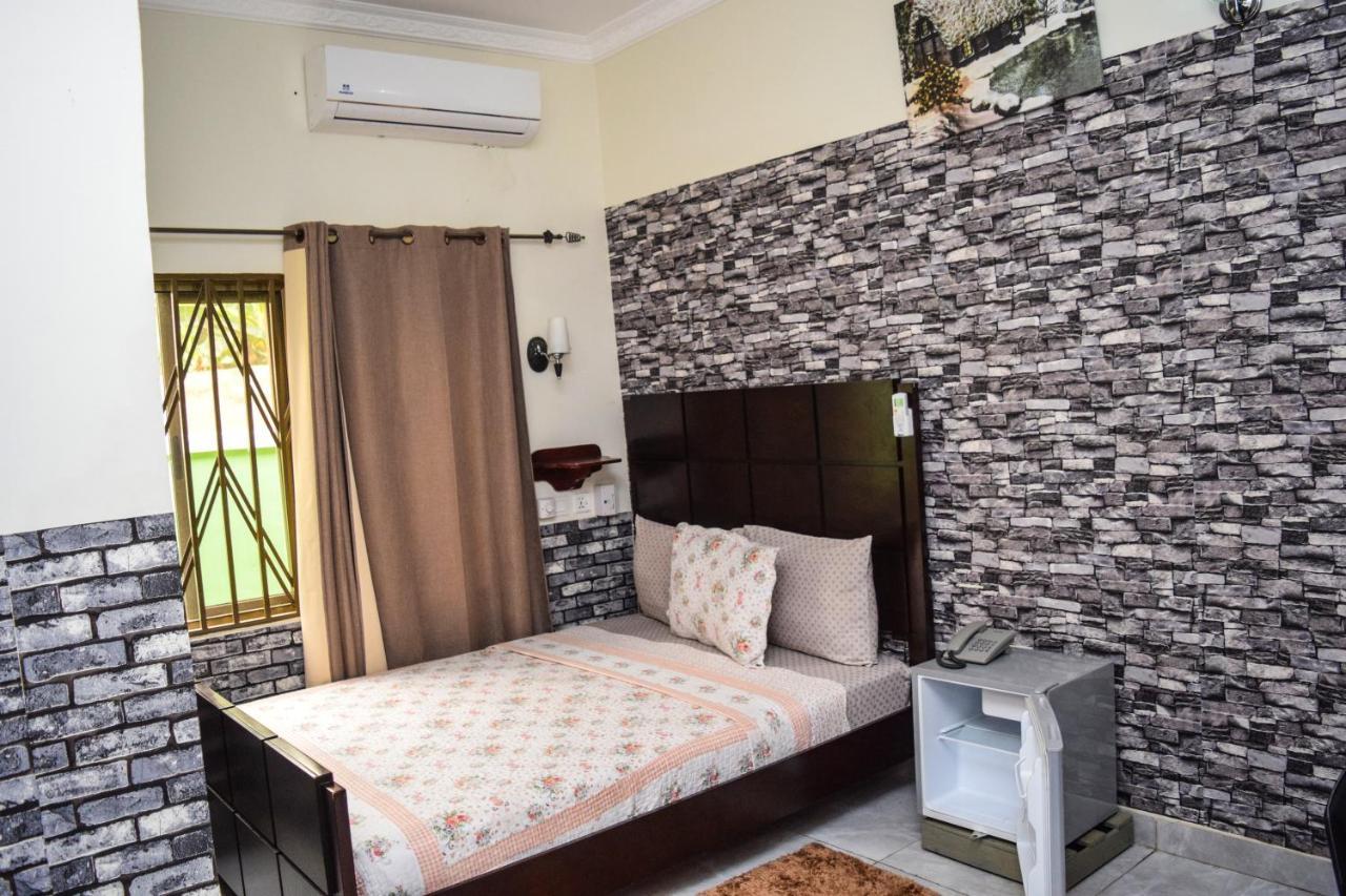 3A's Guest House Akosombo Extérieur photo