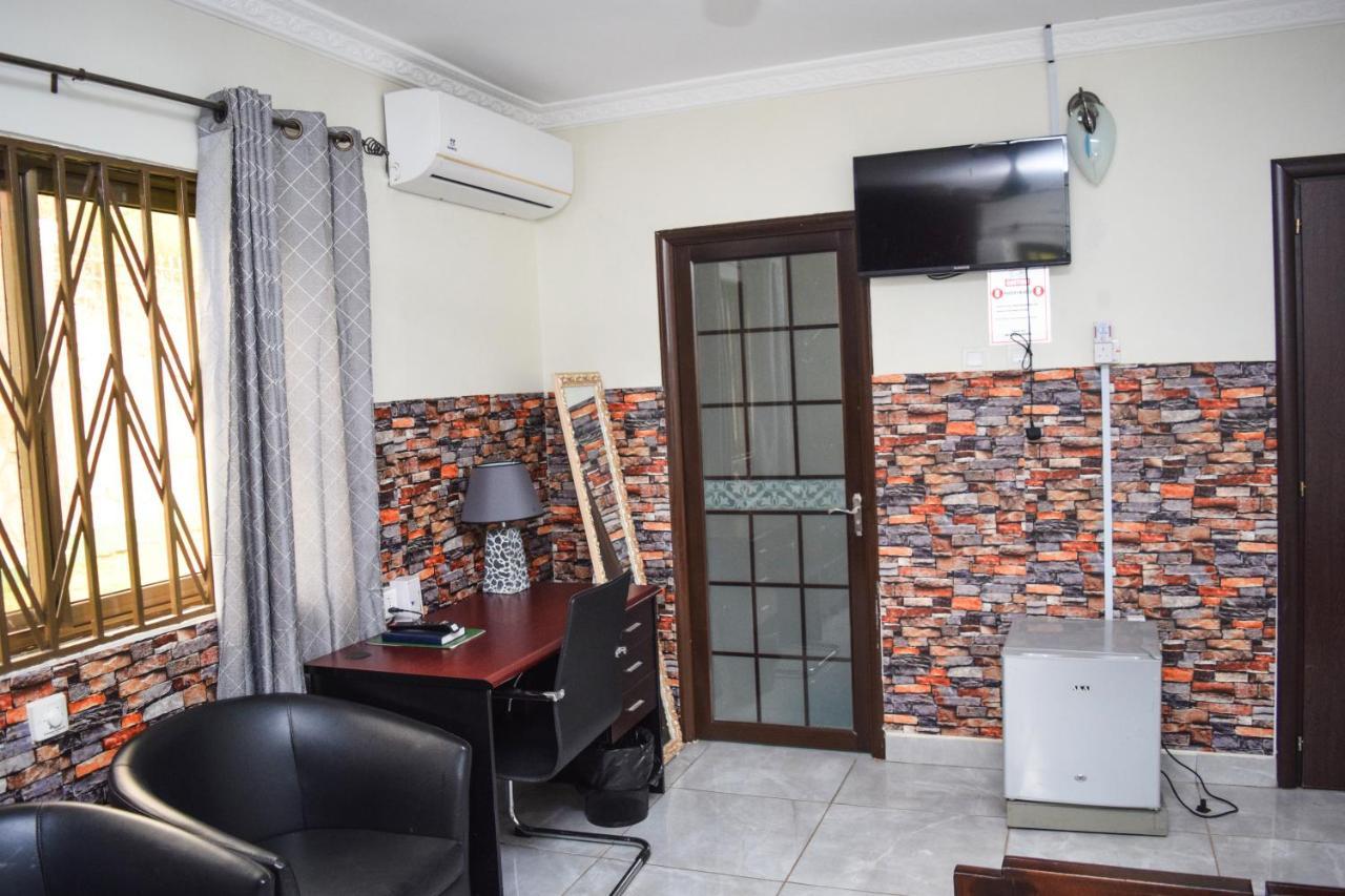 3A's Guest House Akosombo Extérieur photo