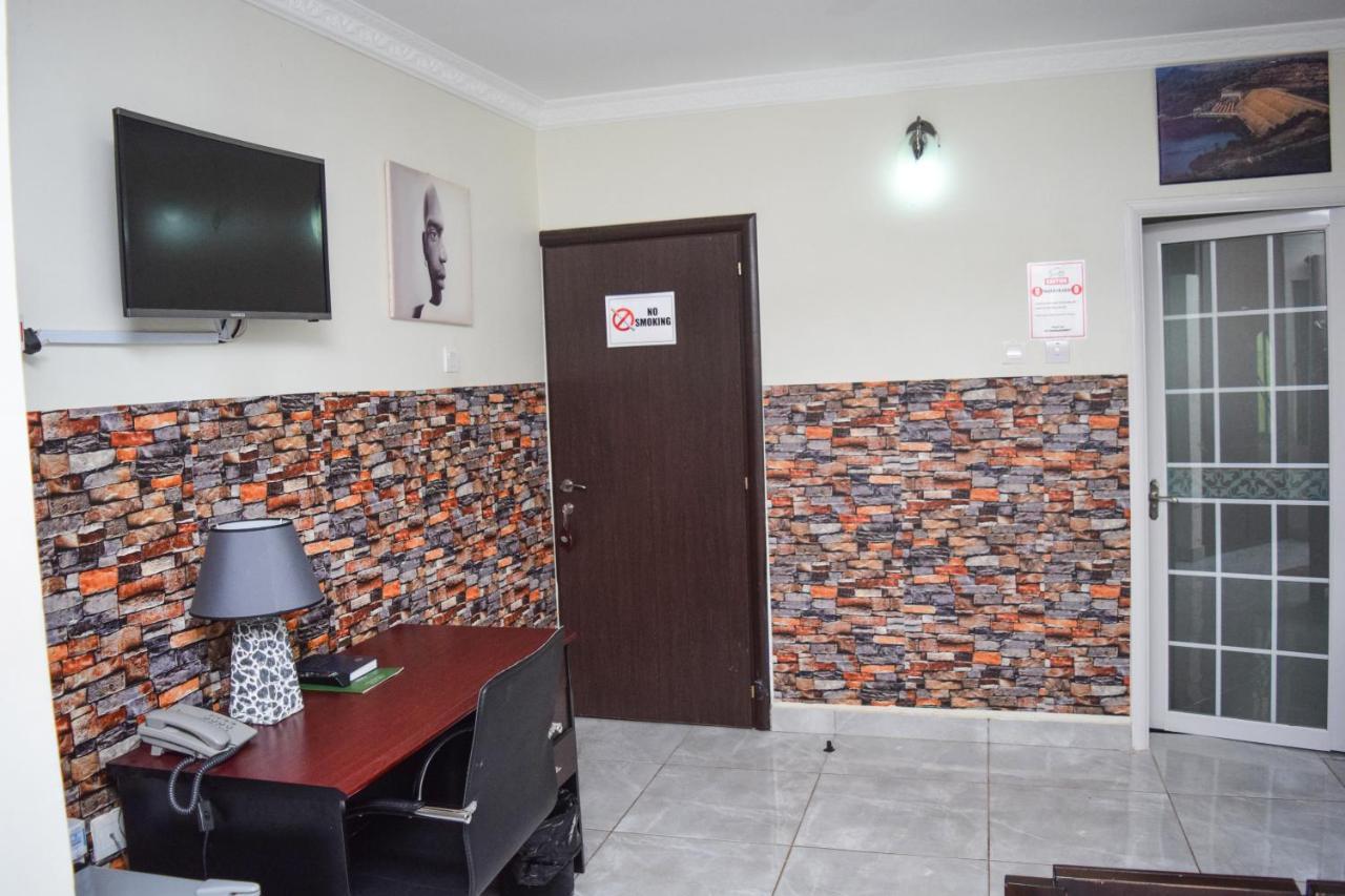 3A's Guest House Akosombo Extérieur photo